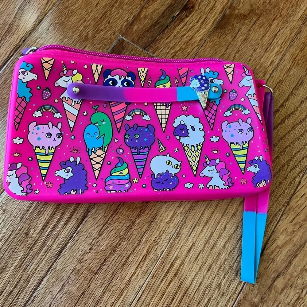 Set of 2 American Jewel Yummy Gummy wristlet - Picture 6 of 7